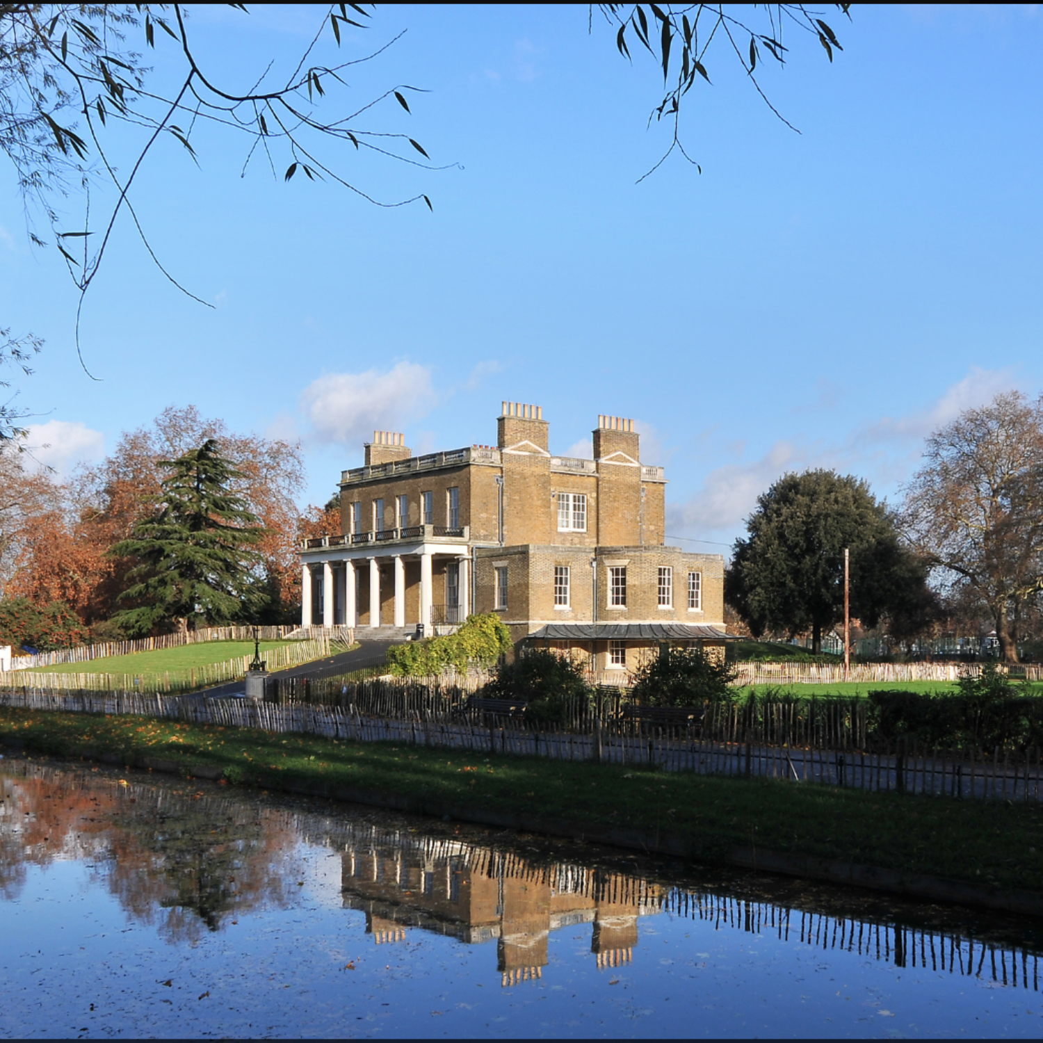 Clissold House